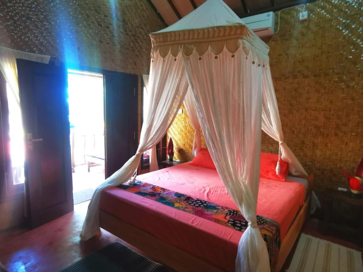 Kampung Meno Bungalows Gili Meno Værelse billede